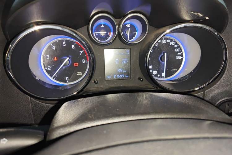 Used CHANGAN CS35 2016 1.6L Manual Luxury Model China IV Standard