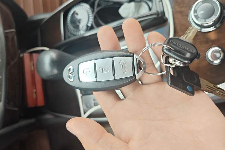 Used Infiniti QX60 2014 2.5 S/C Hybrid Two-Wheel Drive Excellence Edition
