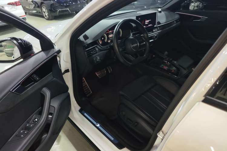 Used Audi A4L 2023 40 TFSI Luxury Dynamic Model