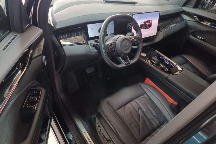 Used Zeekr 009 2024 7-Seater Aisle Version 108 kWh Driver Seat