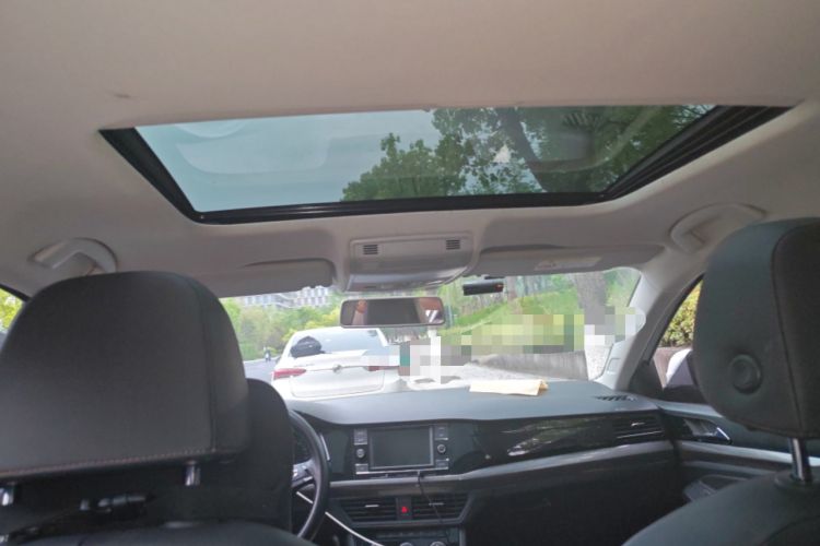 Used Volkswagen Bora 2019 1.5L Automatic Comfort Model Headliner