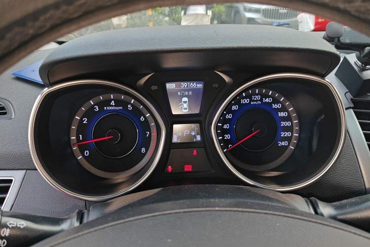 Used Hyundai Elantra (5th Generation / Langdong) 2015 1.6L Automatic Luxury Model Instrument Cluster