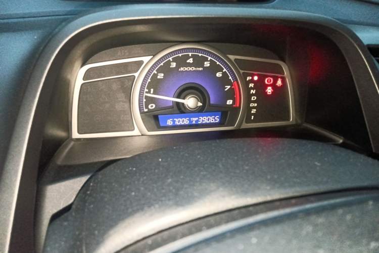 Used Honda Civic 2009 1.8L automatic comfort version Odometer Close Up