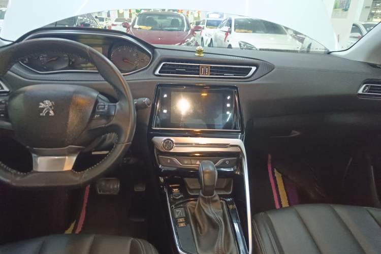 Used Peugeot 308 2018 1.6L Automatic Luxury Edition
