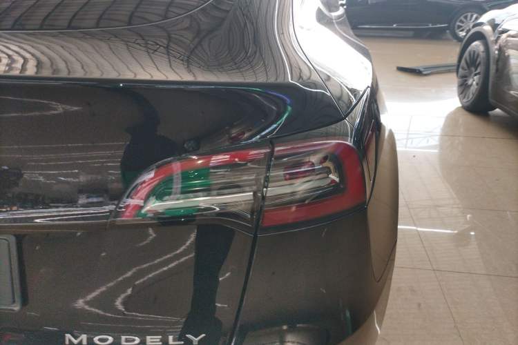 Used Tesla Model Y 2023 Rear-Wheel-Drive Version
