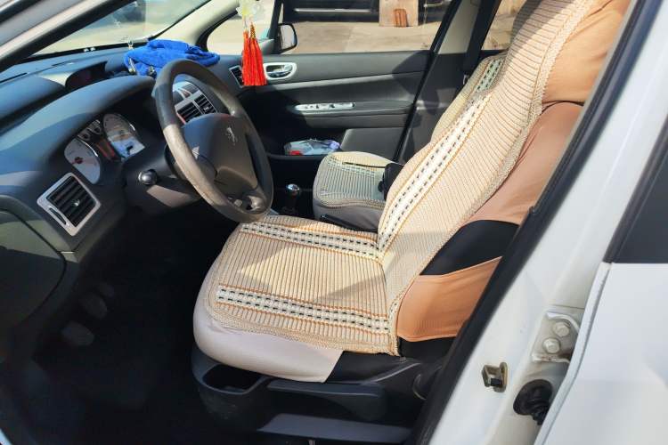 Used Peugeot 307 2012 Hatchback 1.6L Manual Comfort Edition
