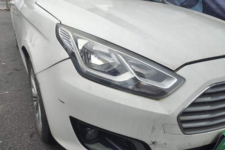 Used Ford Escort 2015 1.5L Automatic Fashion Model
