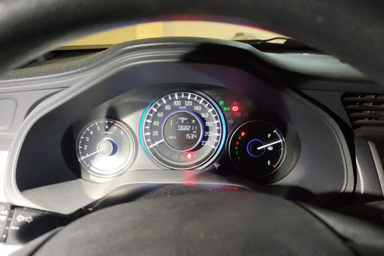 Used Honda Crider 2016 1.8L CVT Luxury Edition Odometer Close Up