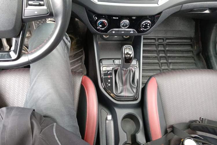 Used Hyundai ix25 2017 1.4T Automatic Smart Version
