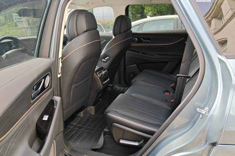 Used Chery Tiggo 9 2023 2.0T Automatic Two-Wheel Drive Luxury Edition 5 Seats
