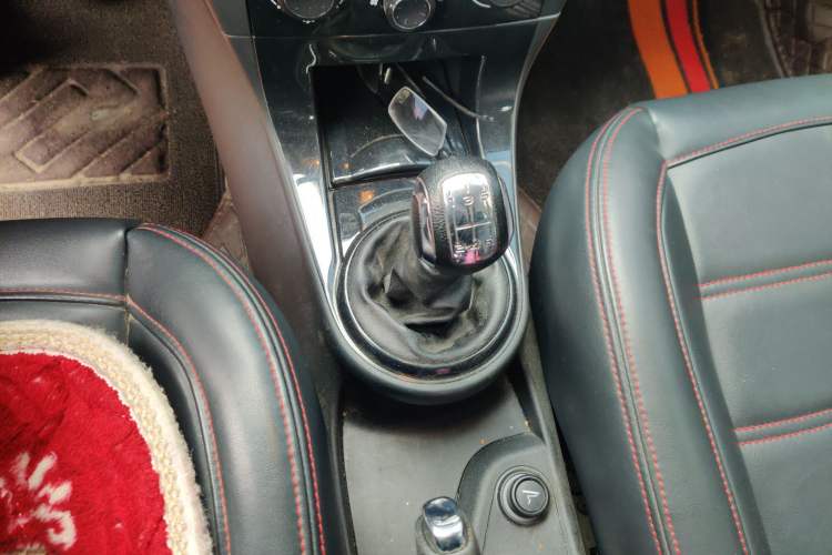 Used Citroen C-Quatre 2014 VTS Version 1.6L Manual - Premium Model Gear Lever