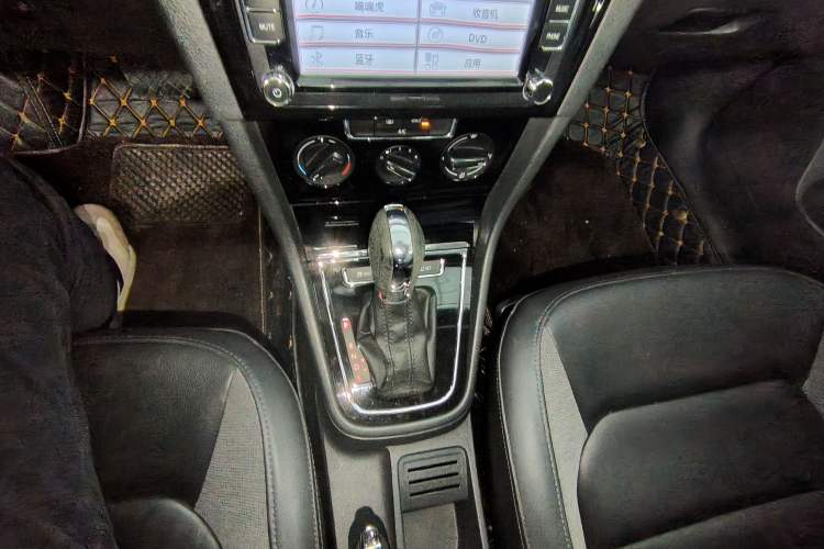 Used Volkswagen Bora 2015 Value Edition 1.6L Automatic Comfort Version
