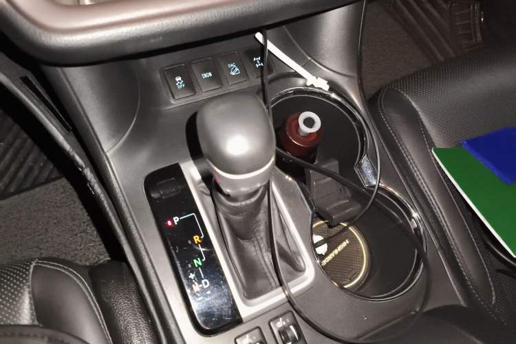 Used Toyota Highlander 2015 2.0T Four-Wheel Drive Luxury Edition 7-Seater Gear Lever