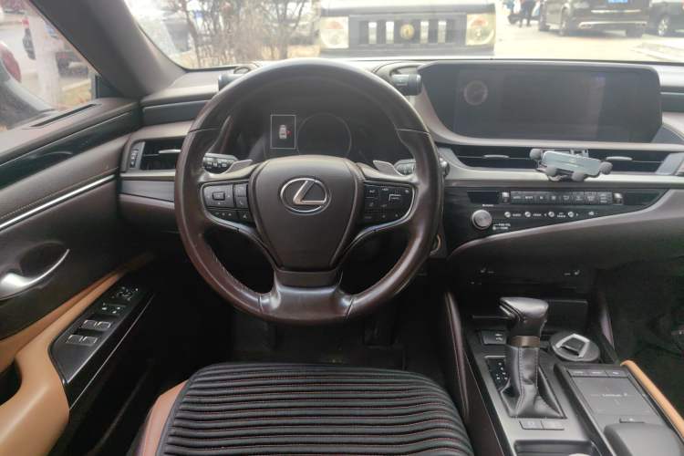 Used Lexus ES 2020 200 Excellence Edition