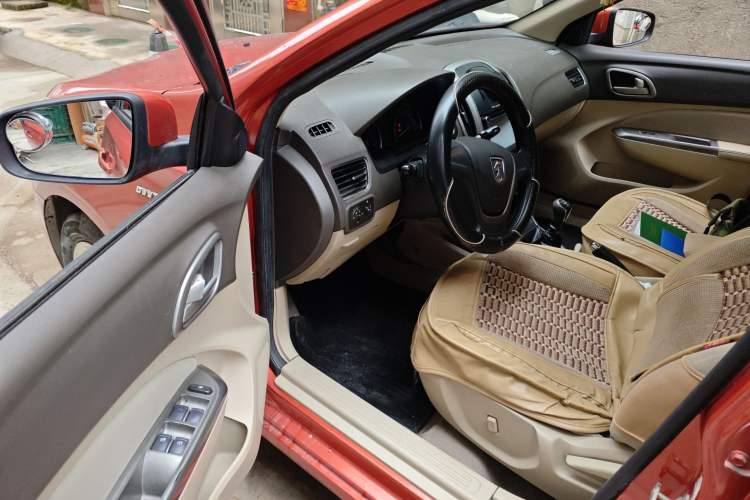Used Baojun 610 2014 1.5L manual Comfort trim level