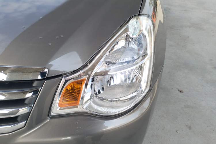 Used Nissan Sylphy 2012 Classic 1.6XE Manual Comfort Edition Left Front Headlight