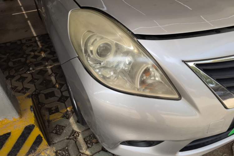 Used Nissan Sunny 2011 1.5XE Manual Comfort Edition Right Front Headlight