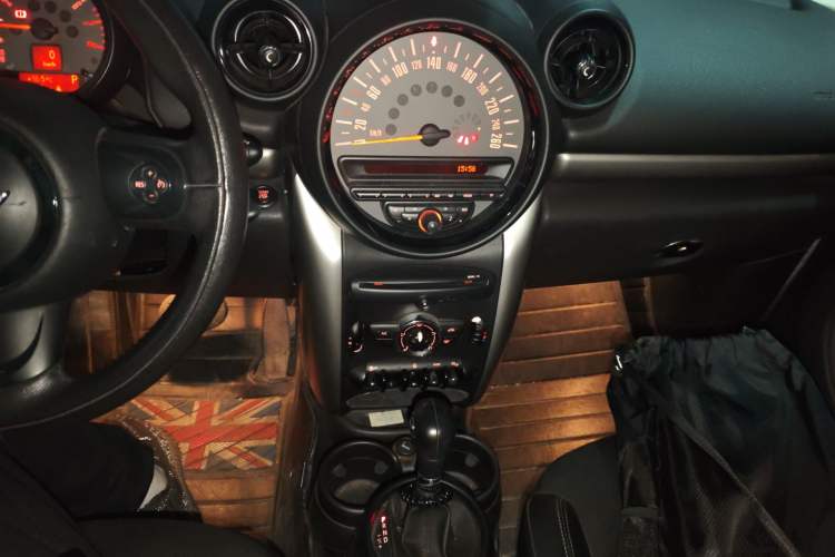 Used MINI Countryman 2014 1.6T COOPER ALL4 Fun Audio And AC Panel