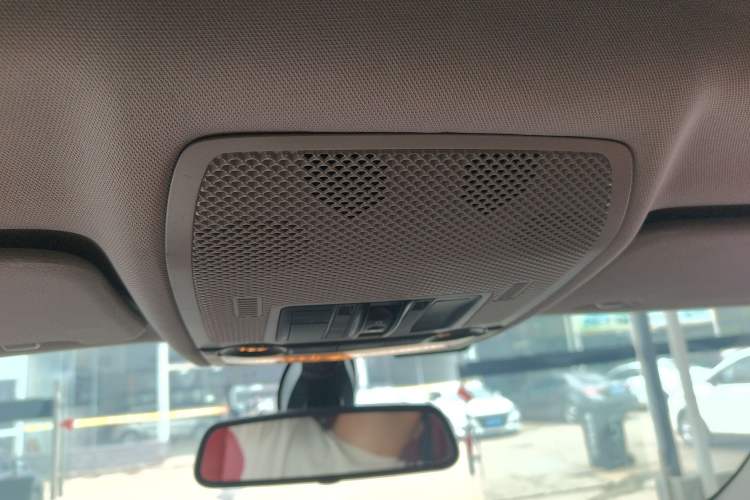 Used BMW X6 2014 xDrive35i Sport model Headliner