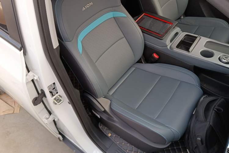 Used AION Y 2023 Younger Star Edition Right Front Seat