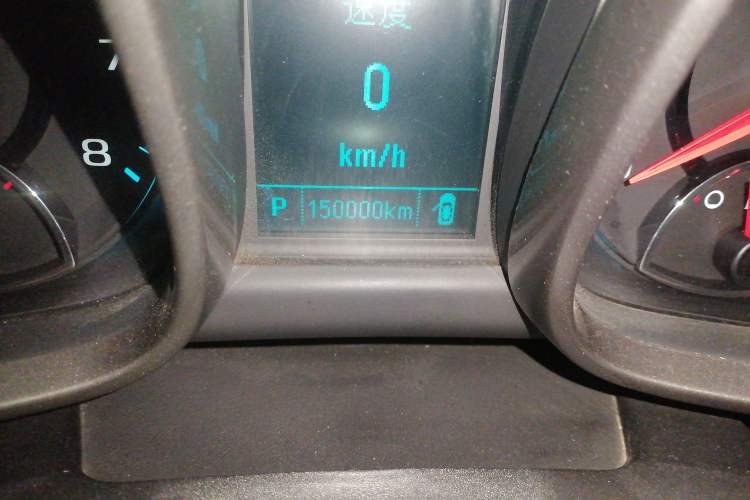 Used Chevrolet Malibu 2014 2.0L Automatic Luxury Edition Odometer Close Up