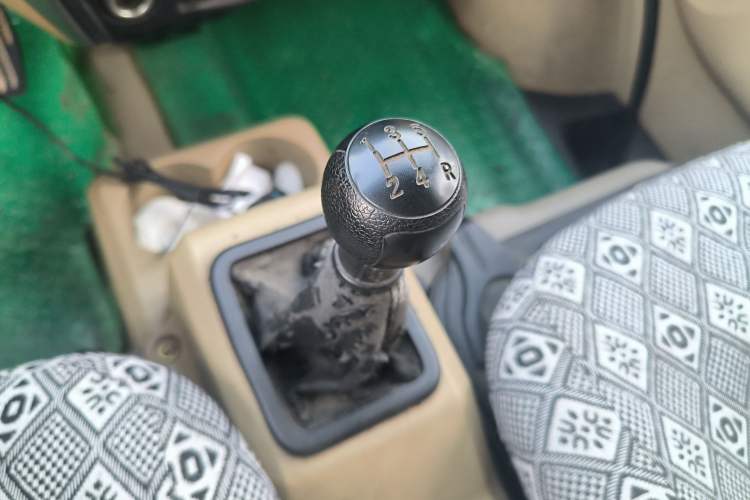 Used Dongfeng Xiaokang C37 2012 1.4L Standard Edition DK13-06
