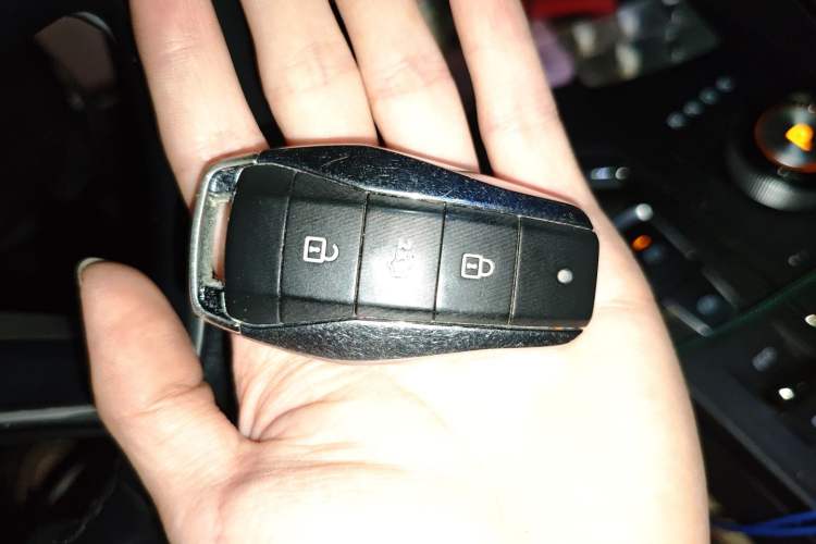 Used SOL X8 PLUS 2023 1.5 TGDI DCT Smart Home Edition 7-Seater