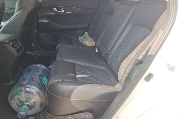 Used Changan UNI-K 2023 2.0T Two-Wheel Drive Yue Ling Trim
