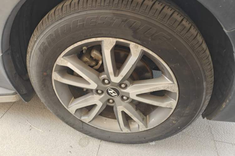 Used Hyundai Santa Fe 2013 2.0T Automatic All-Wheel Drive Top Trim