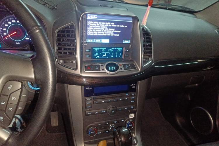 Used Chevrolet Captiva 2014 2.4L 4x4 Flagship Edition 7 Seats
