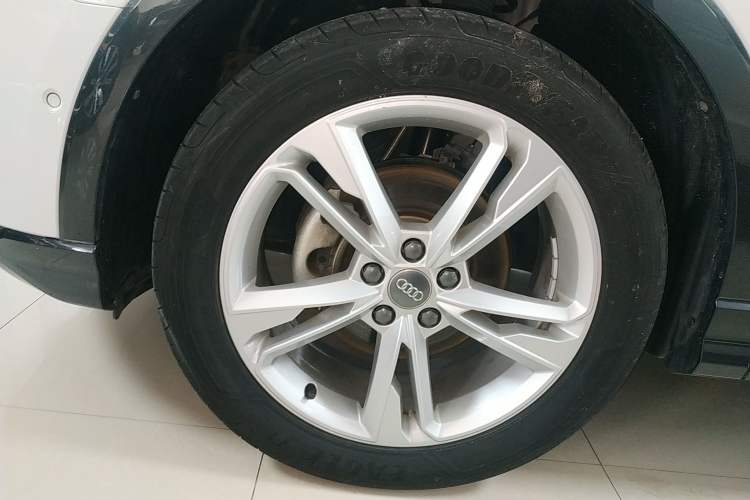 Used Audi Q3 2021 35 TFSI Fashionable and Elegant Model
