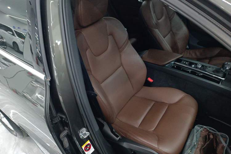 Used Volvo XC60 2020 T5 4x4 Zhiyi Luxury Edition