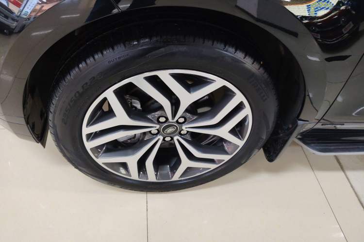 Used Land Rover Range Rover Evoque 2021 Range Rover Velar 249 PS R-Dynamic S Performance Edition