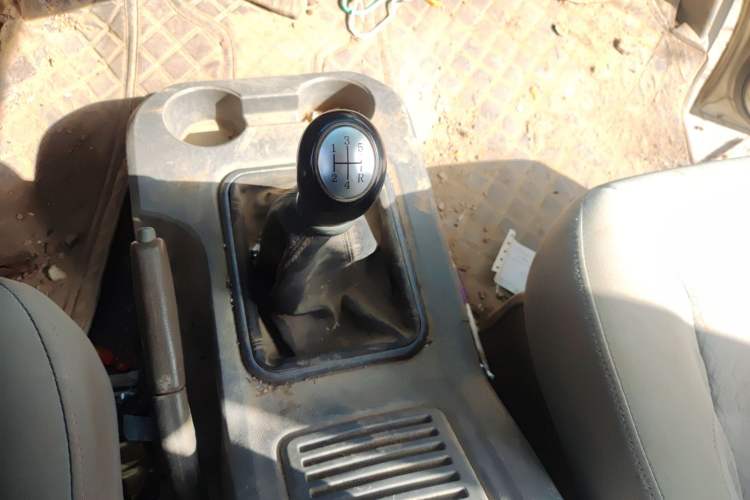 Used FORTHING Lingzhi 2014 M5 Q7 2.0L 7-seat Long-wheelbase Comfort Version
