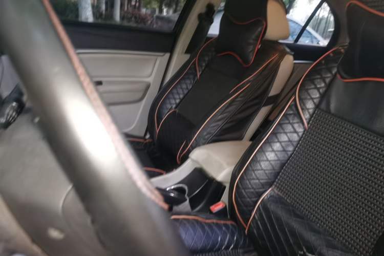 Used Geely Auto Emgrand 2014 Sedan 1.3T CVT Prestige Model
