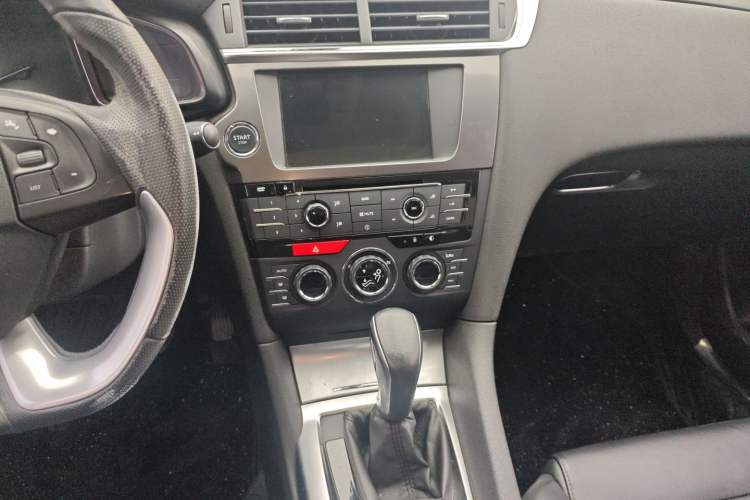 Used DS 6 2016 1.6T Luxury Edition THP160
