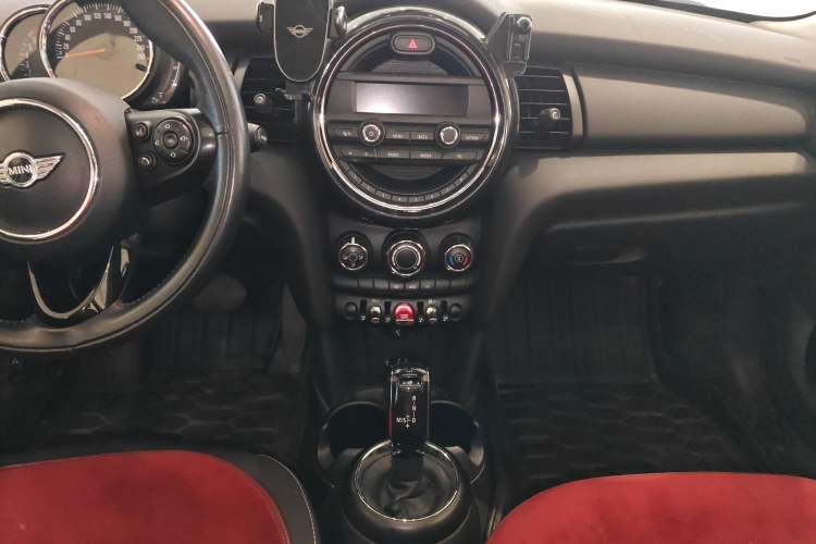 Used MINI MINI 2017 1.5T COOPER Ice Blue Limited Edition Five-Door Version