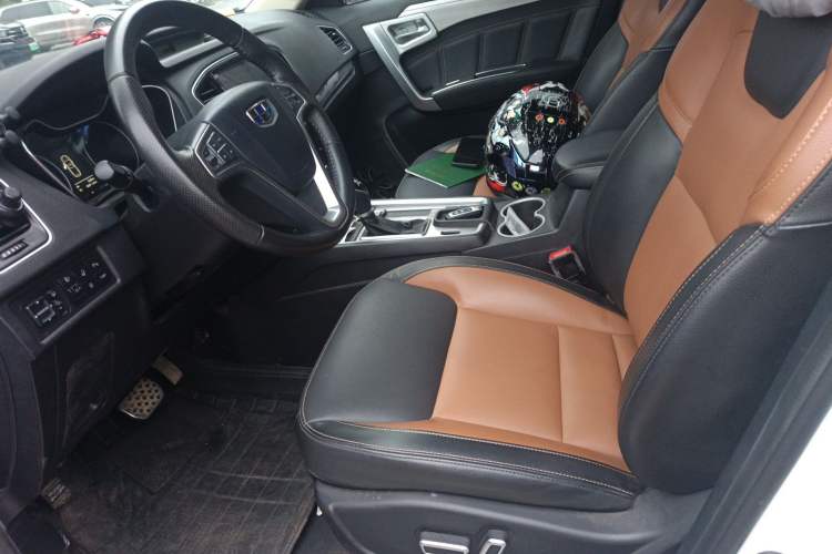 Used Geely Auto Vision X6 2016 1.3T CVT Flagship Model
