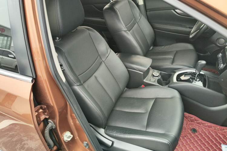 Used Nissan X-Trail 2014 2.5L CVT Leading Edition 4WD
