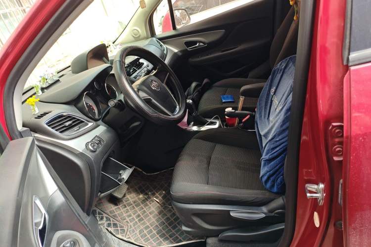 Used Buick Encore 2015 1.4T Automatic Two-Wheel Drive Urban Elite Version
