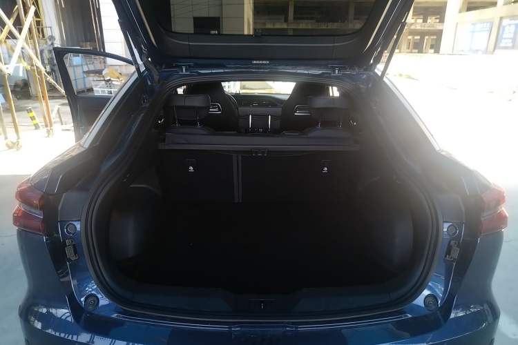 Used GAC Trumpchi GS4 COUPE 2020 270T Automatic Luxury Edition Trunk