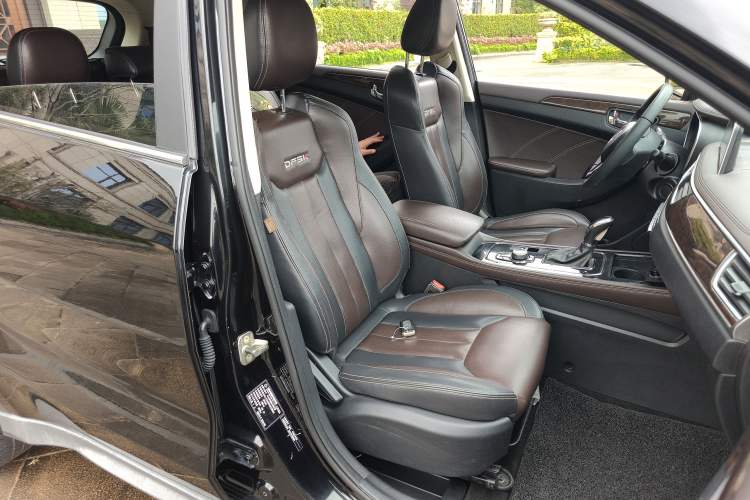 Used Dongfeng Fengon 580 2018 1.5T CVT Luxury Model Right Front Seat