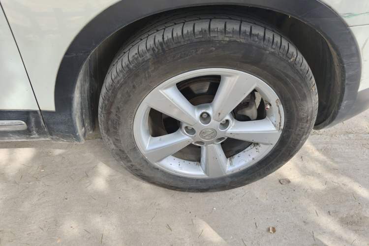 Used Nissan Qashqai 2011 2.0 XV Lea CVT 2WD Right Front Wheel Hub