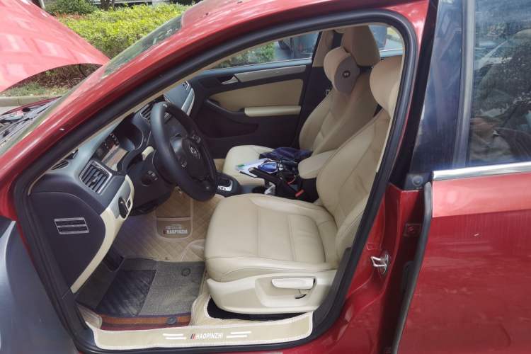 Used Volkswagen Sagitar 2012 1.6L Automatic Comfort Edition
