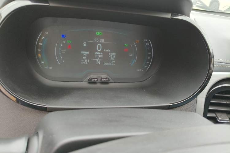 Used Chery QQ Little Ant 2022 Sweet Pink Edition Half-Sugar Version Lithium Iron Phosphate 29.2 kWh 30 kW 301 km Instrument Cluster