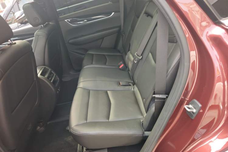 Used Cadillac XT5 2021 2.0T Four-Wheel Drive Luxury Version Left Rear Seat