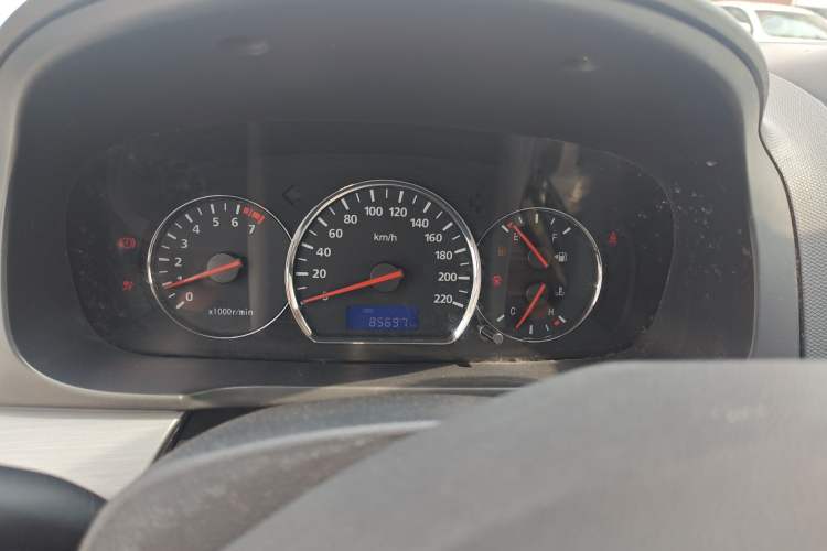 Used CHANGAN Alsvin V5 2012 1.5L Manual Sport Version China IV Standard
