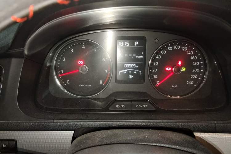 Used Volkswagen Gran Lavida 2013 1.4 TSI Automatic Comfort Model Instrument Cluster