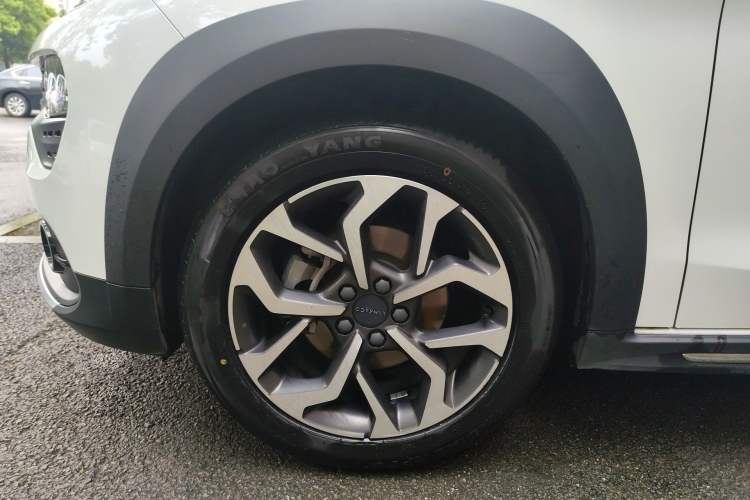 Used Lynk & Co 02 2018 1.5T DCT Two-Wheel Drive Sporty Version China V Standard Left Front Wheel Hub