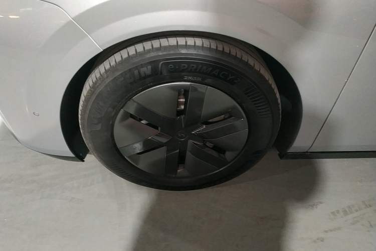 Used Li Auto MEGA 2024 Ultra Model
